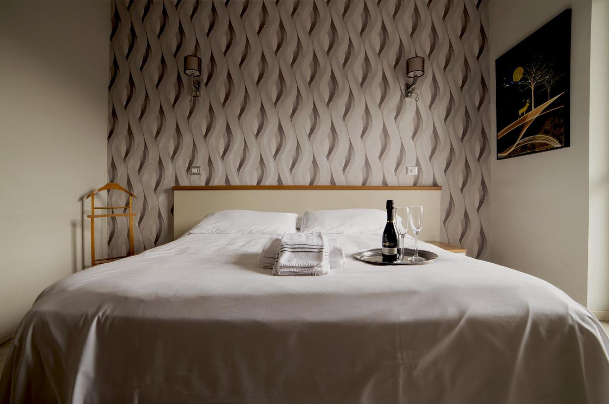Hotel Frejus Collegno Bagian luar foto