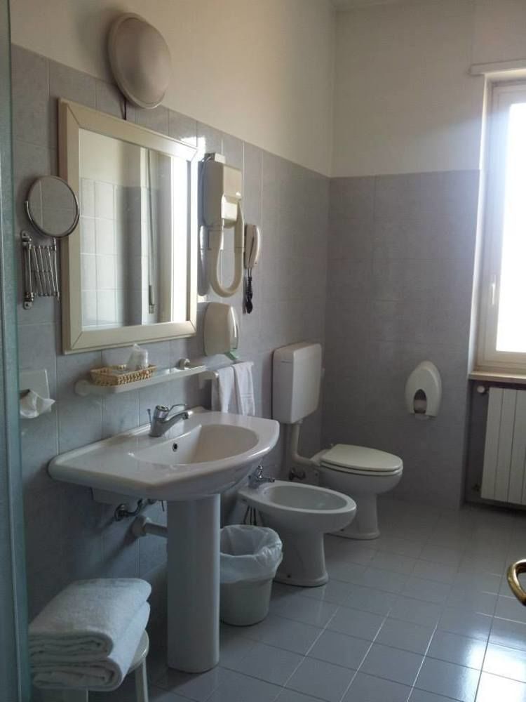 Hotel Frejus Collegno Bagian luar foto