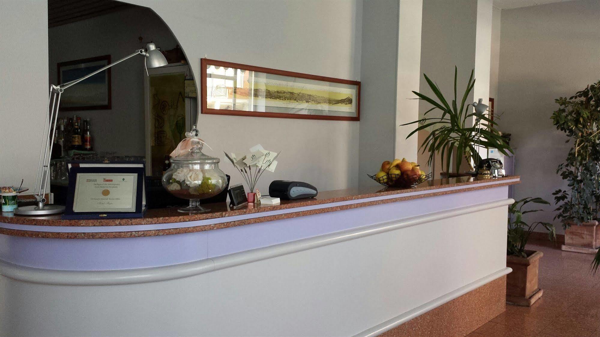 Hotel Frejus Collegno Bagian luar foto