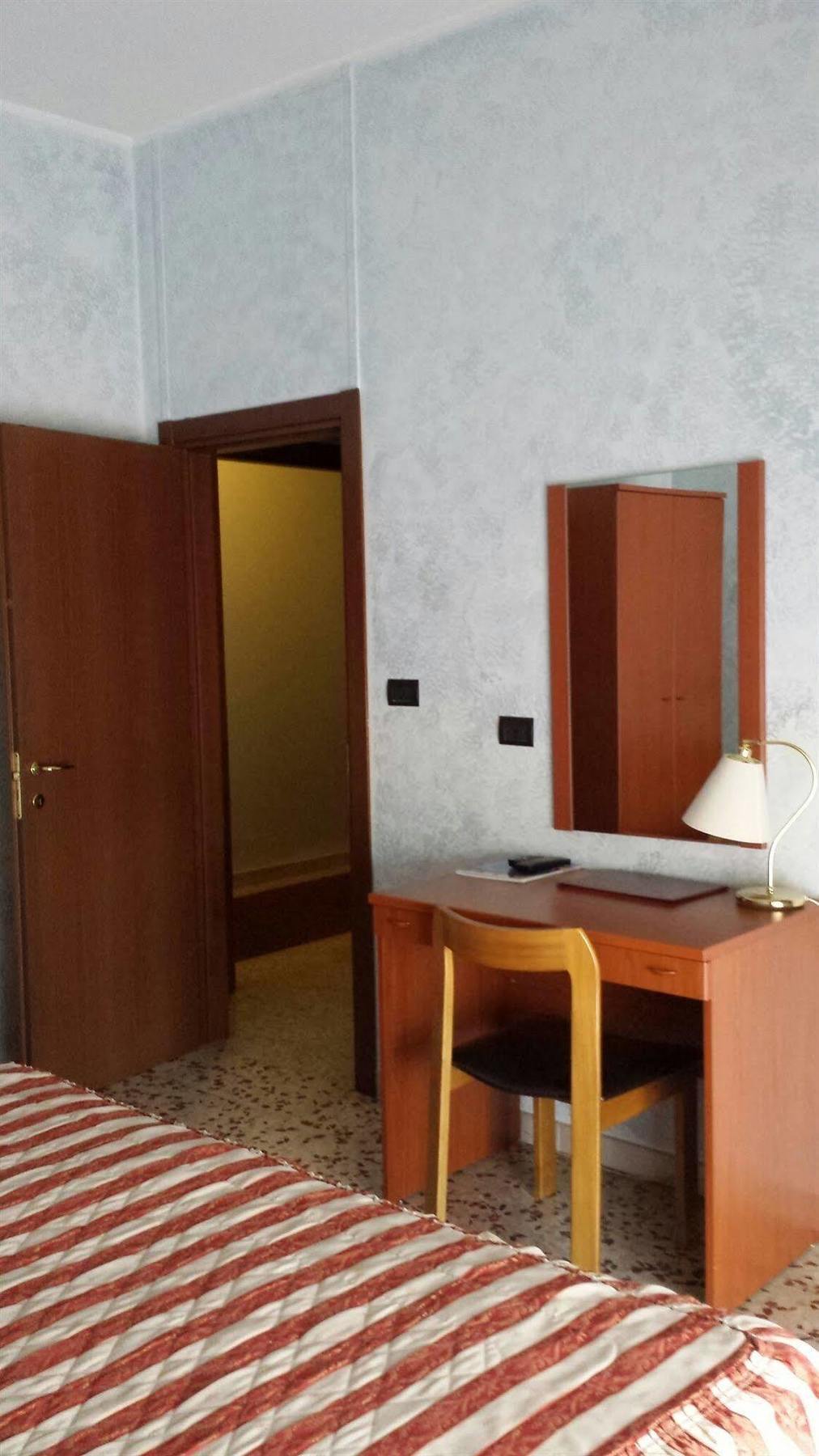 Hotel Frejus Collegno Bagian luar foto